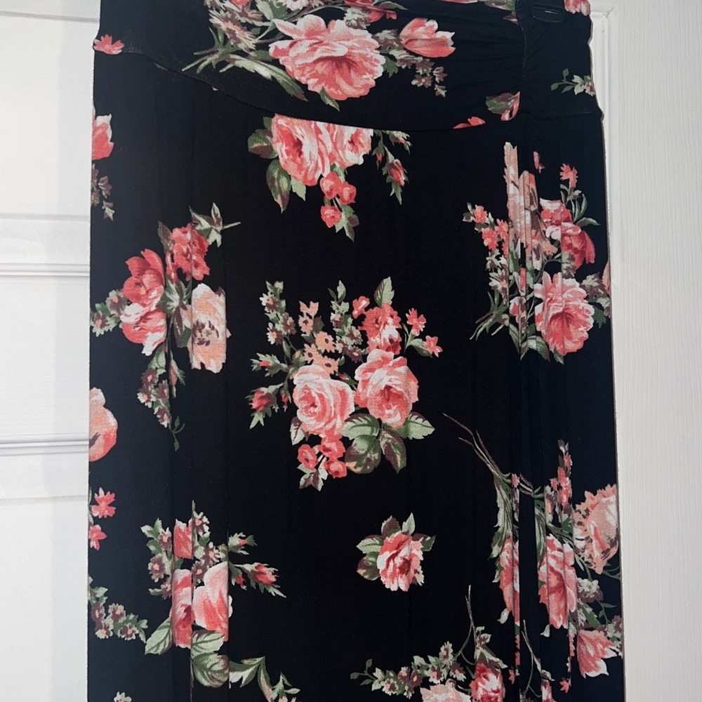 Joe Benbasset Black Floral Ruched Waist Flowy Maxi Skirt - Picture 4 of 9